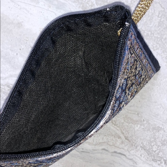 Embroidered Coin Pouch - Picture 8 of 9